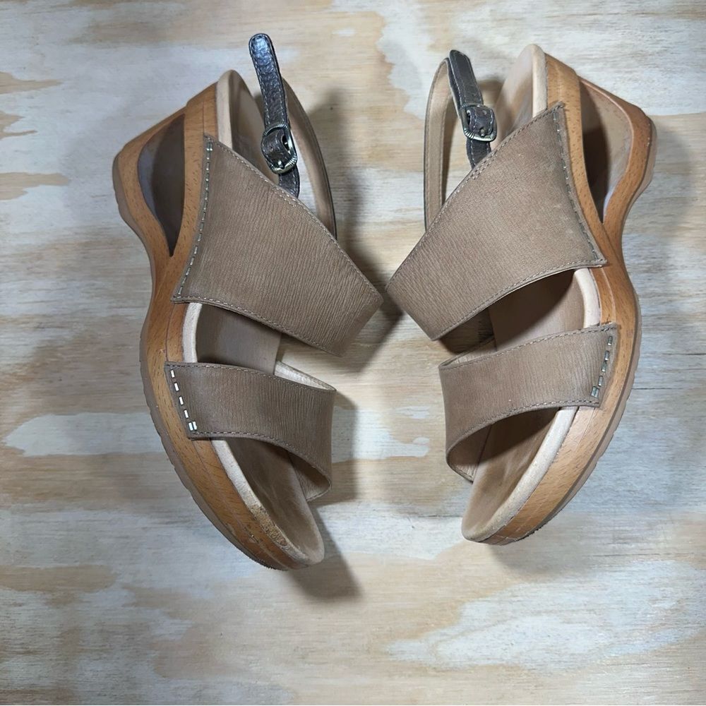 Dansko Tamia Tan Wedge Sandals Women’s Size 8.5 - Picture 3 of 9